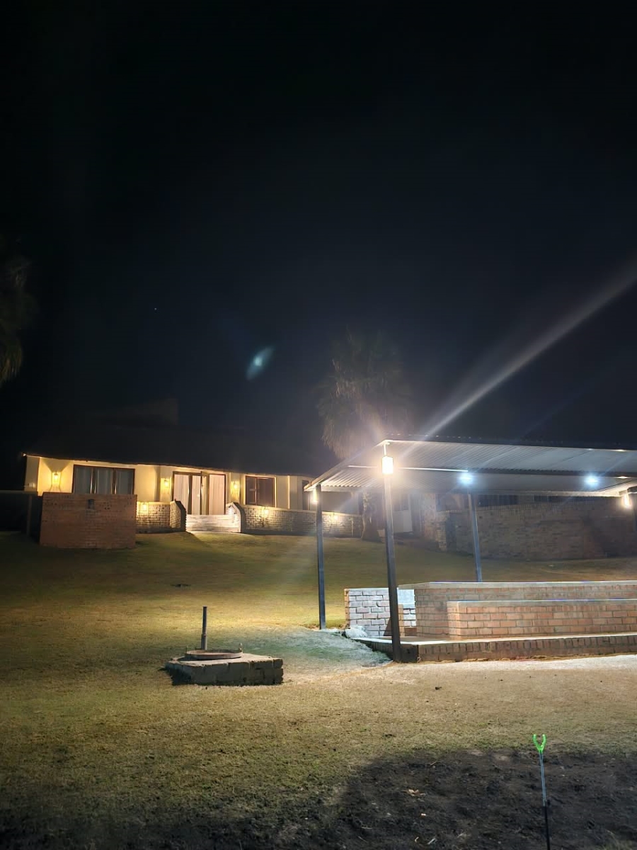 5 Bedroom Property for Sale in Bloemhof North West